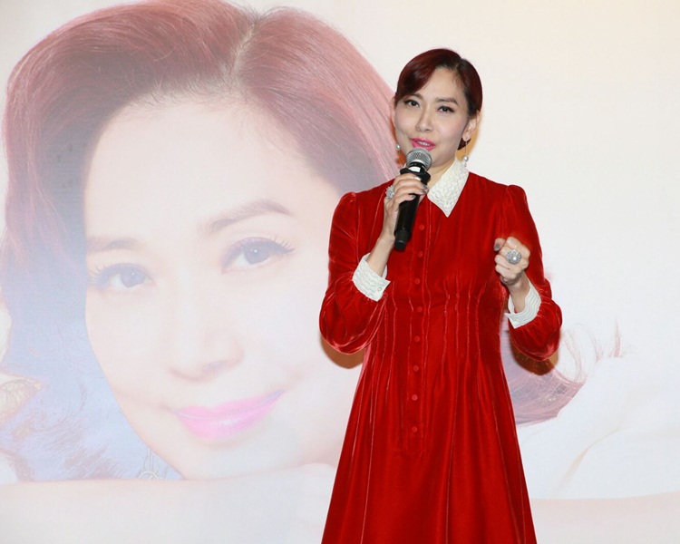 鄺美雲於2000年創立個人珠寶品牌，有傳她的身家起碼有五億。